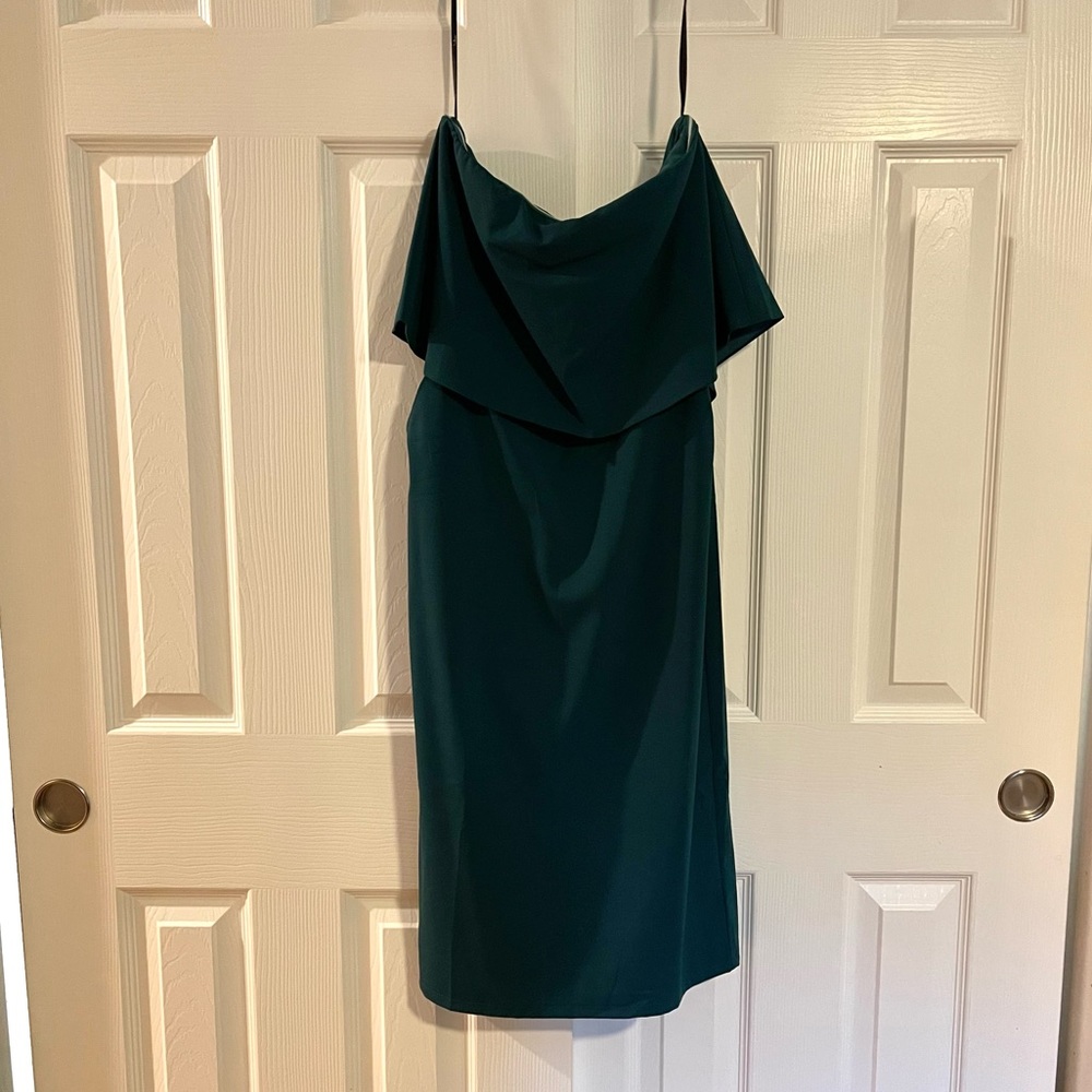 Lulus strapless dress- NEVER BEEN WORN. Size M